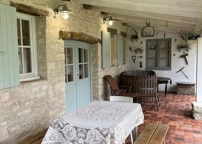 Holiday home Chai Rethais En Pierres *